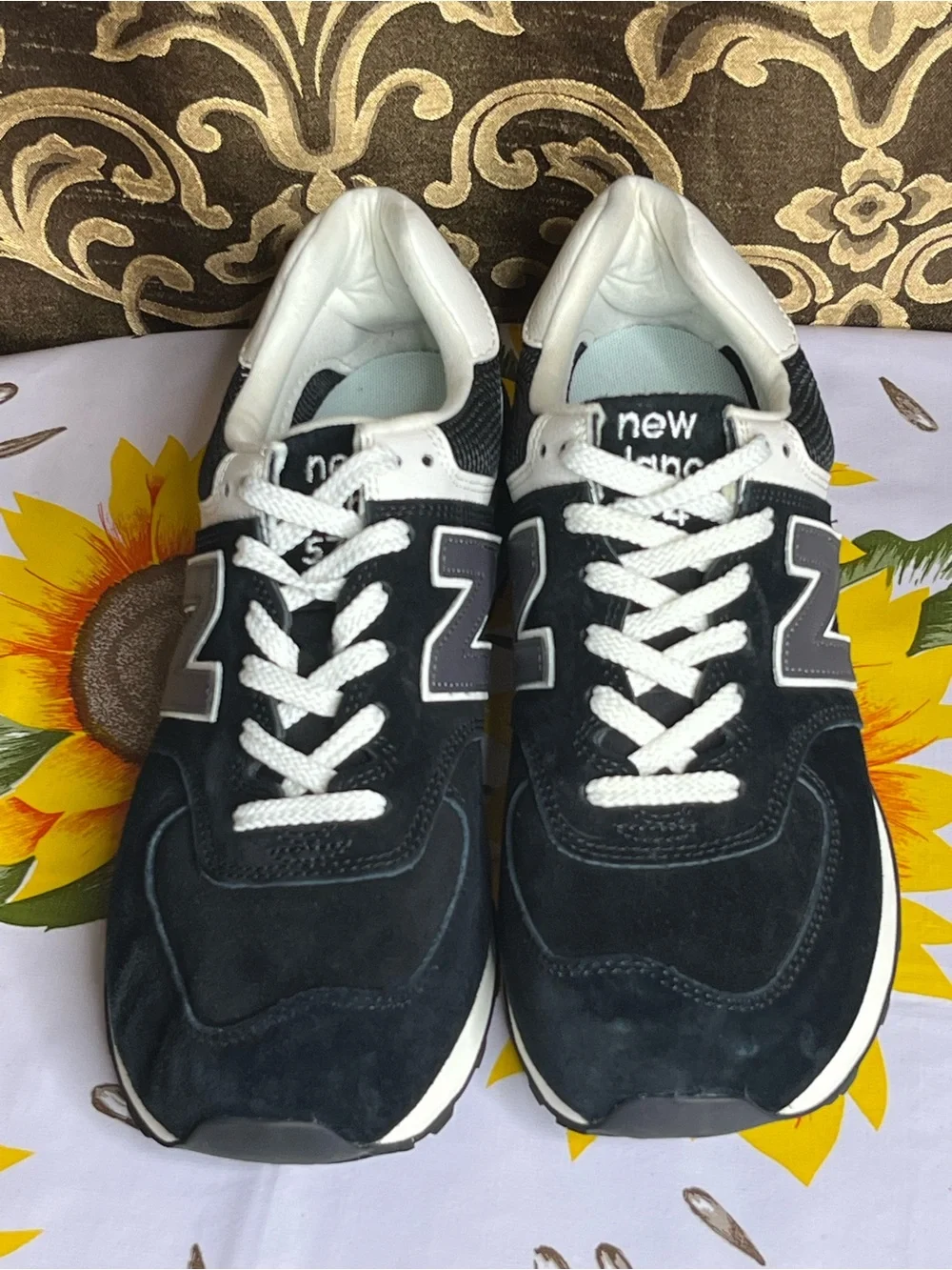 Men’s New Balance 574 Classic Black & White Running Sneakers - US M11